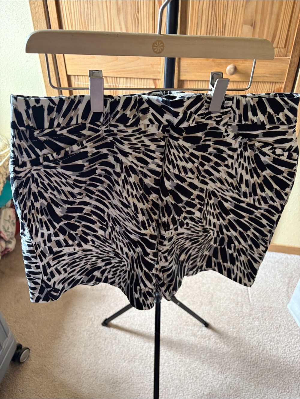 White House Black Market Black and White Printed Women’s Shorts